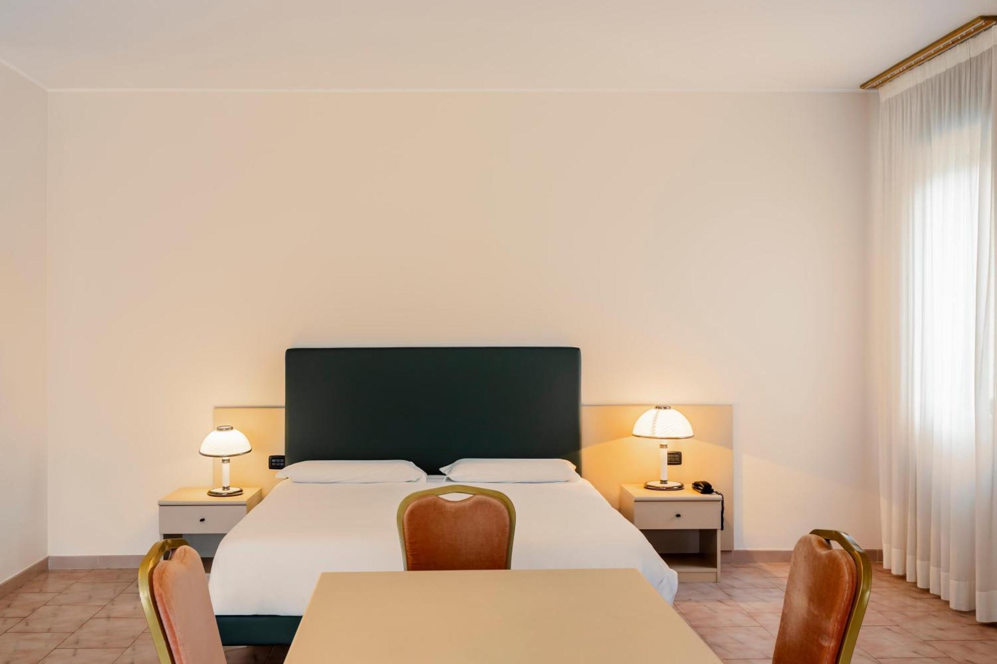 B&B Hotel Bari Rondo Εξωτερικό φωτογραφία