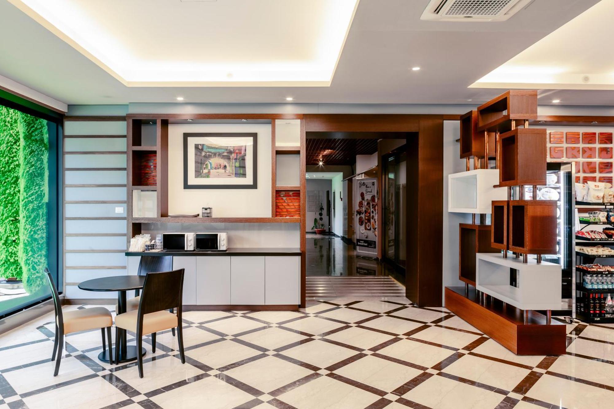 B&B Hotel Bari Rondo Εξωτερικό φωτογραφία